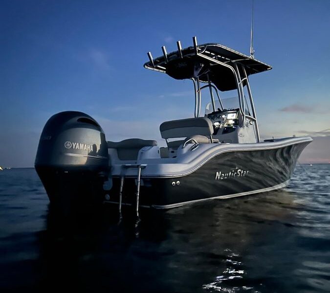 NauticStar 2102 Legacy
