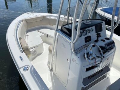 NauticStar 2102 Legacy