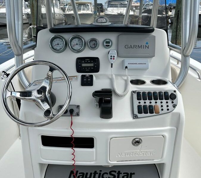 NauticStar 2102 Legacy