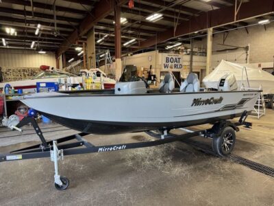 MirroCraft F167 Side Console & Honda 60HP 4-Stroke EFI