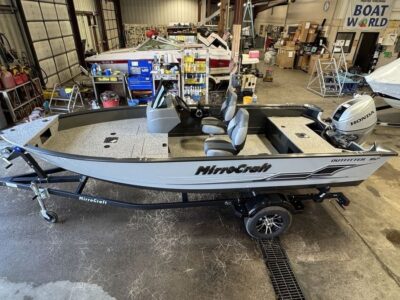 MirroCraft F167 Side Console & Honda 60HP 4-Stroke EFI