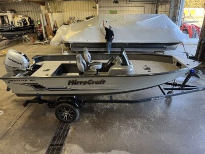 MirroCraft F167 Side Console & Honda 60HP 4-Stroke EFI